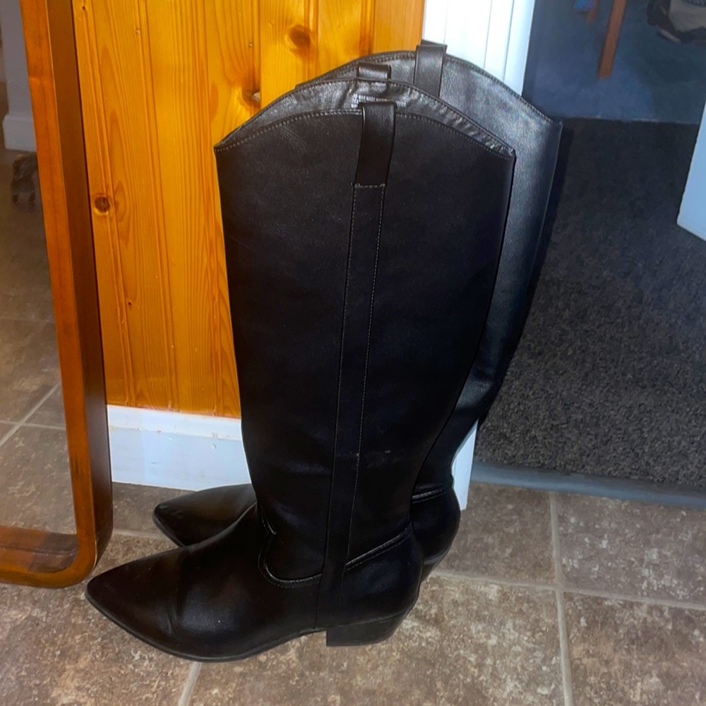 Black winter boots - like new
